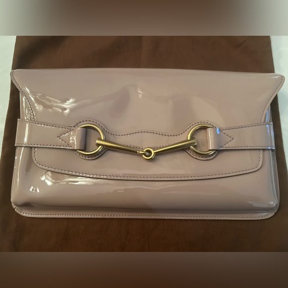 Gucci Nude Patent Leather Horsebit Clutch - Picture 2 of 9